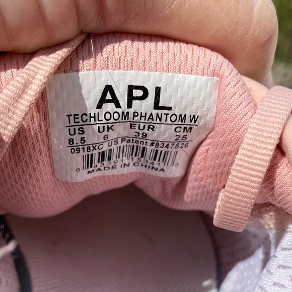 Workout Wear. NWOT Women’s Techloom Phantom Pink/ white runners. Size 8.5 - Picture 5 of 7